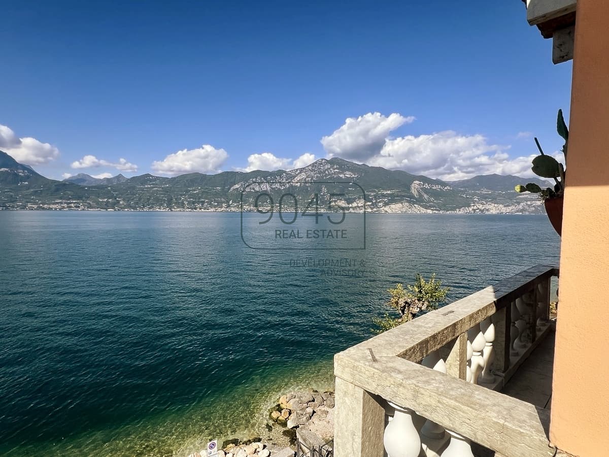 Unique on Lake Garda - Love nest in a class of its own in Pai - Torri del Benaco in Torri Del Benaco, property offered by 9045 REAL ESTATE