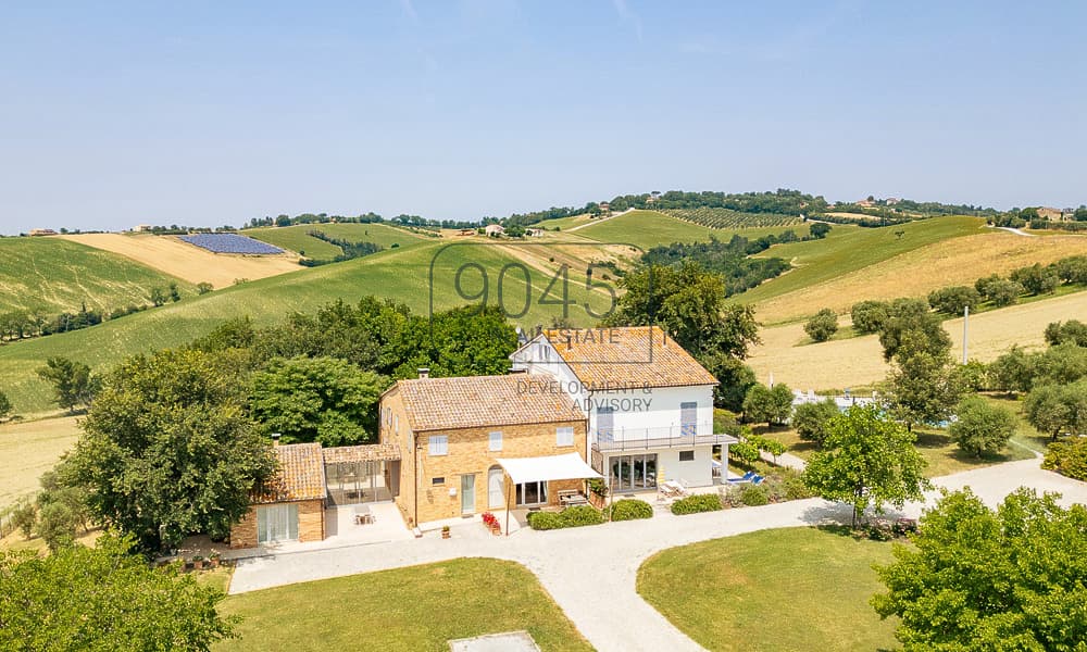 Charming country house with 4 apartments and panoramic views in Belvedere Ostrense - Marche in Belvedere Ostrense, property offered by 9045 REAL ESTATE