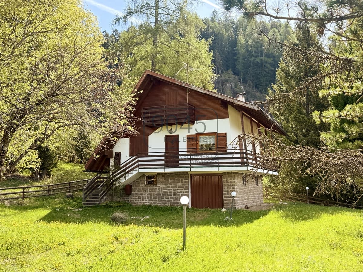 Exclusive panoramic villa in Bellamonte - living in a sunny, quiet location with views of the Dolomites in Predazzo, property offered by 9045 REAL ESTATE