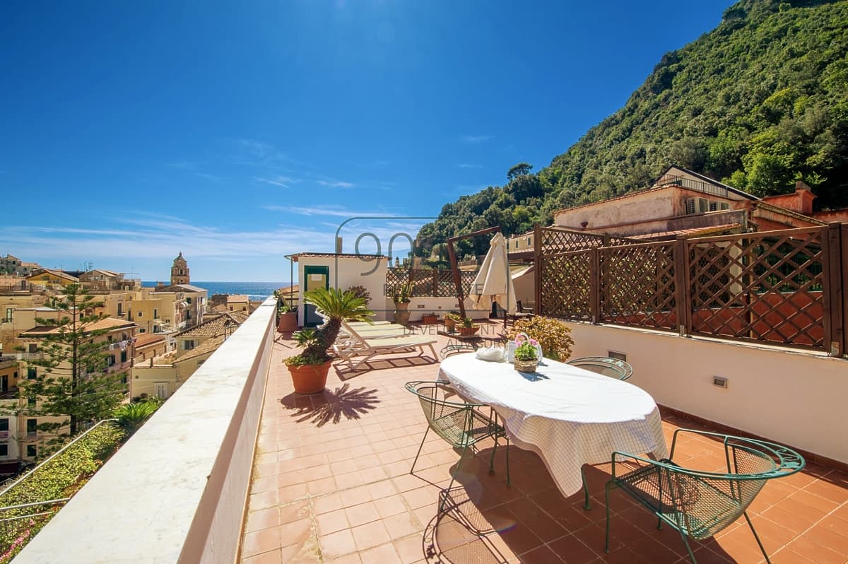 Exklusives Wohnen im Herzen von Amalfi - mit Panoramaterrasse und spektakulärem Blick in Amalfi, Immobilie von 9045 REAL ESTATE