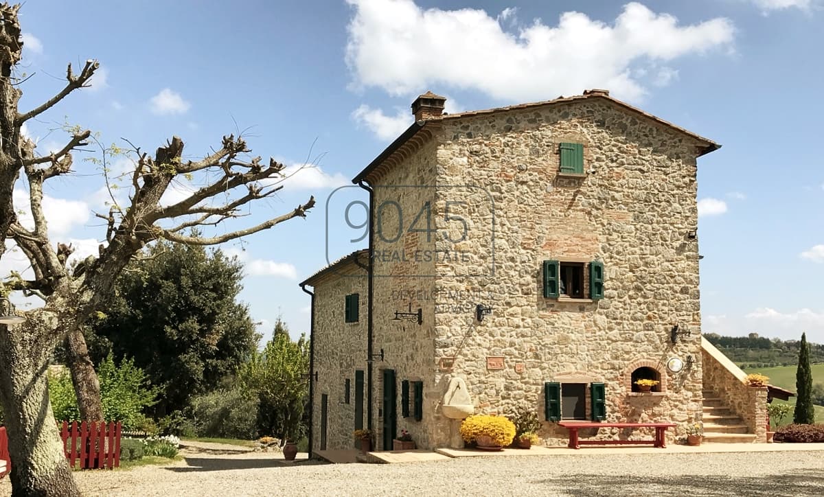 Panorama-Anwesen mit Agriturismo nahe Volterra - Toskana in Volterra, Immobilie von 9045 REAL ESTATE