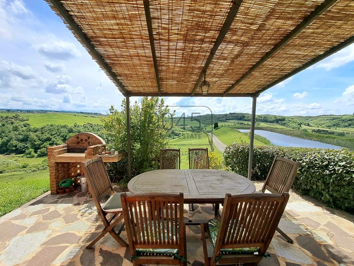 Freistehendes Haus mit privatem Garten und Gemeinschaftspool nahe Castelfalfi - Toskana in Palaia, Immobilie von 9045 REAL ESTATE