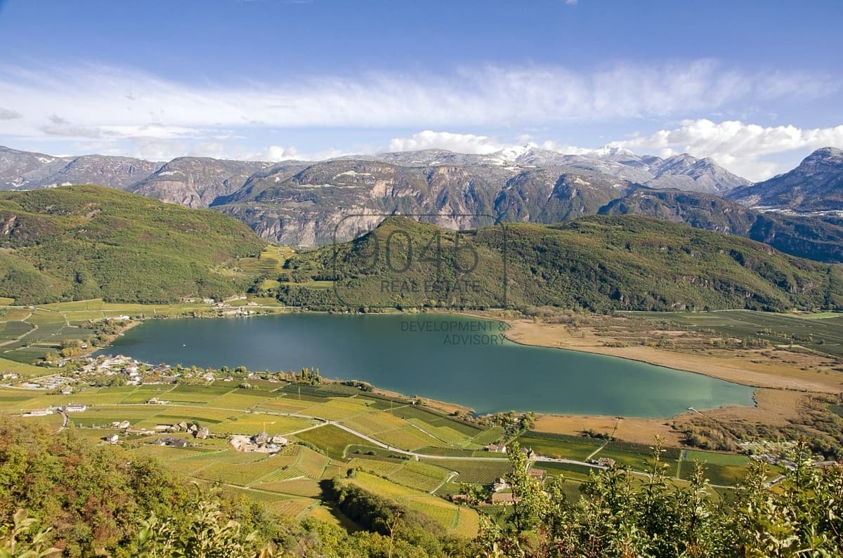 Exclusive detached house on Lake Kaltern / South Tyrol - Unique location, collector's item in Kaltern, property offered by 9045 REAL ESTATE